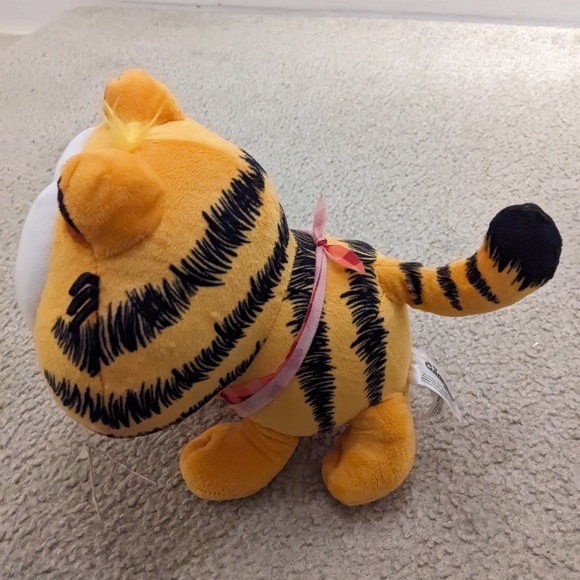 2024 Baby Garfield stuffed cat - Picture 2 of 3